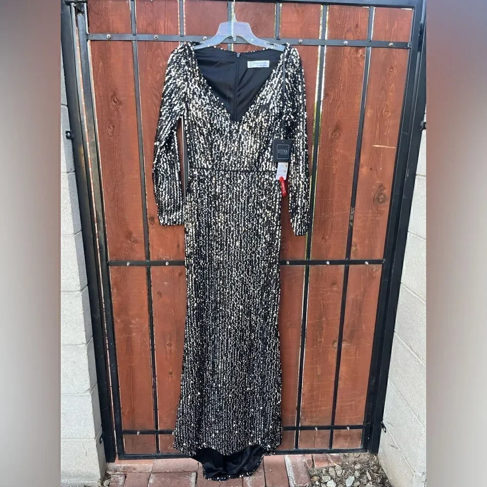 Mac Duggal Long Sleeved Sequined V-Neck Gown Black/Silver NWT size 4 26445